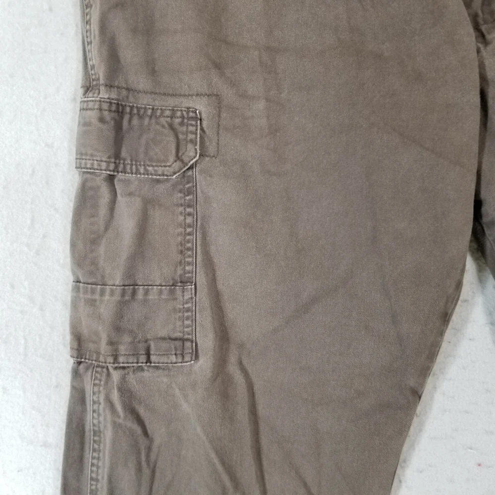 Wrangler cargo hiking pants men's 42 x 30 brown cotton Outdoor Adventure